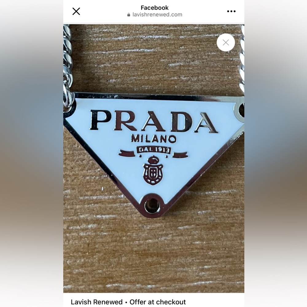 Lavish Renewed Triangle Necklace White Silver Tag